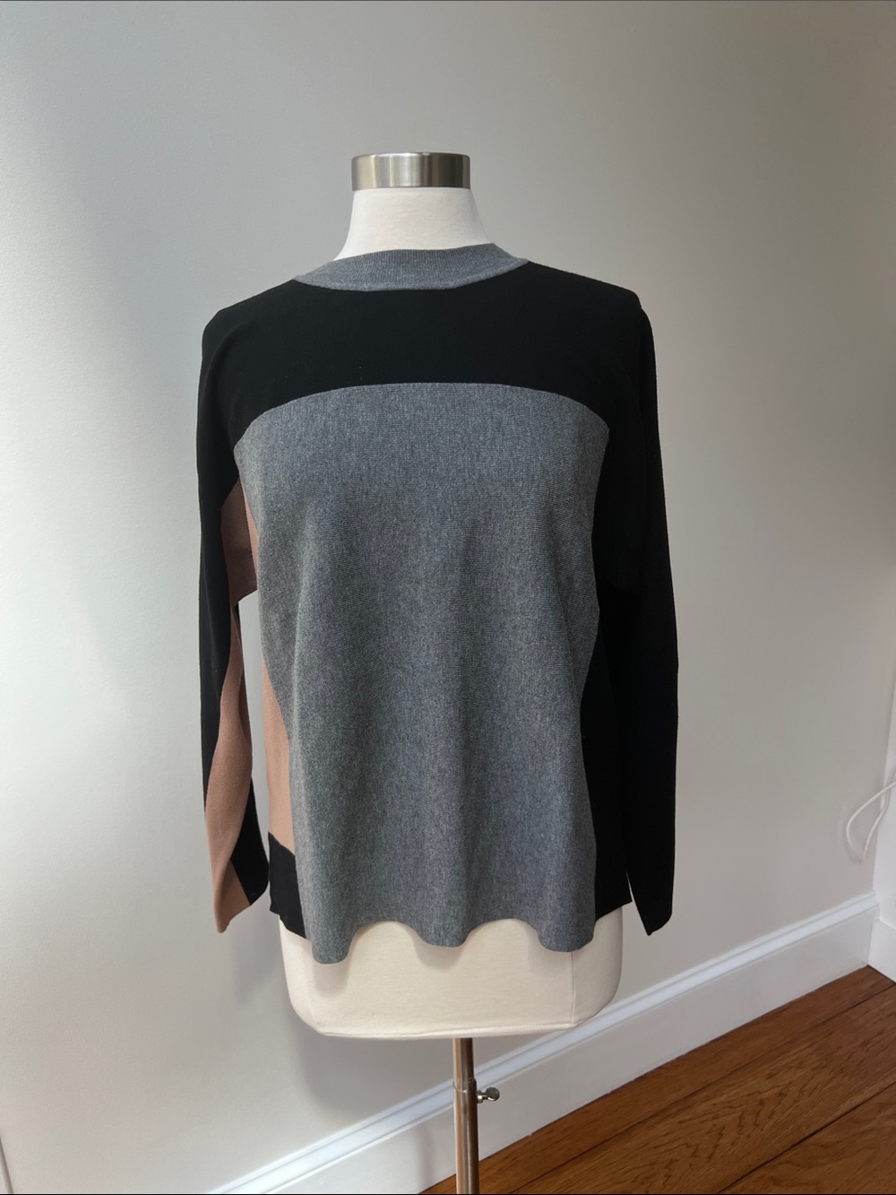 J’Envie Colorblock Long Sleeve Knit Sweater - Gray/Black/Camel